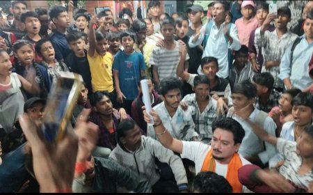 प्रयास संस्था के बच्चों का हल्ला :  प्रयास संस्था के बच्चों ने किया टिकरापारा थाने का घेराव , झूठी खबर और अवैध गतिविधियों पर कार्रवाई की मांग