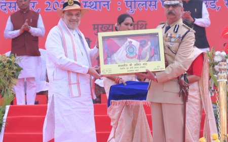 CG POLICE के लिए ऐतिहासिक दिन : गृह मंत्री अमित शाह ने सौंपा राष्ट्रपति निशान, बोले – “देश की सबसे बहादुर पुलिस बलों में से है छत्तीसगढ़