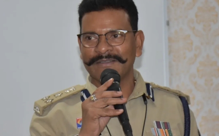 रायपुर SSP लाल उम्मेद सिंह ने कहा – “हर परीक्षा धैर्य और परिश्रम की कसौटी” | CGPSC ADI चयनित अभ्यर्थियों का सम्मान