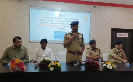 रायपुर SSP डॉ. लाल उमेद सिंह ने दिया निर्देश – हर दोपहिया वाहन के साथ हेलमेट बेचना अनिवार्य